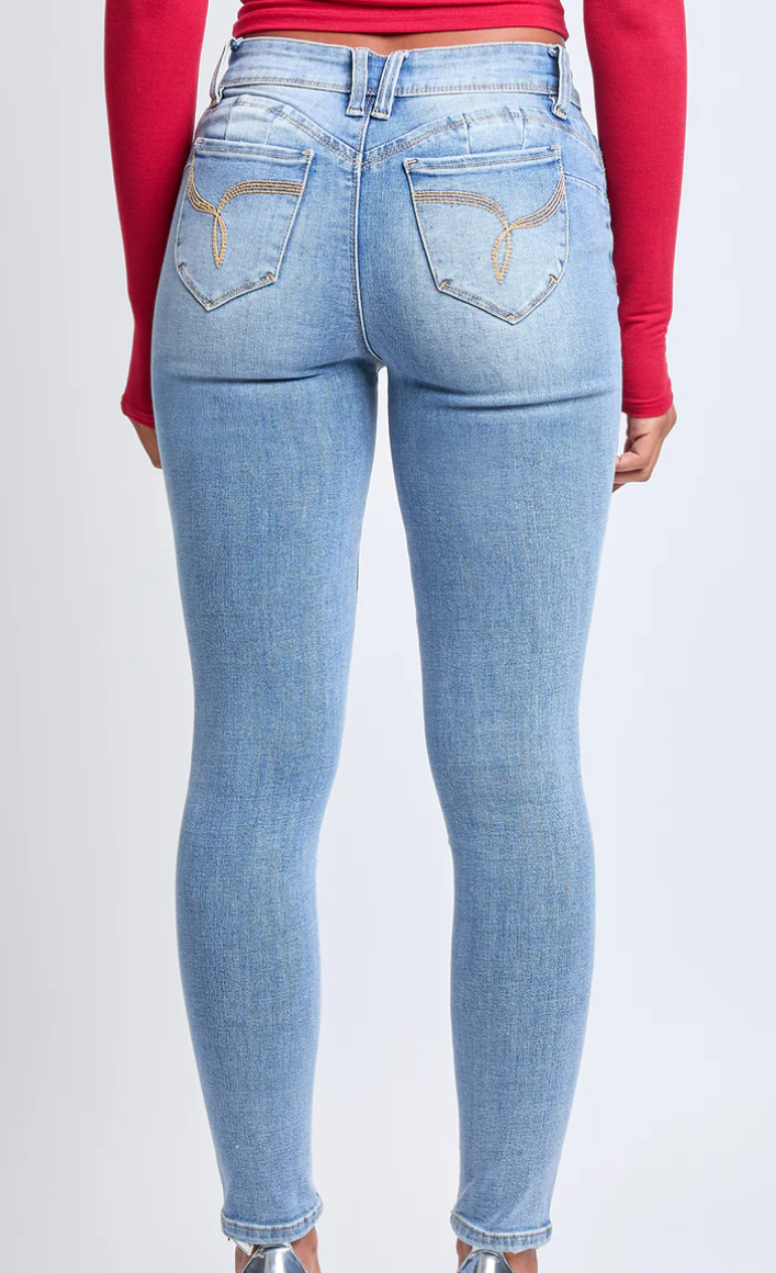 WannaBettaButt Mid Rise Skinny Jeans / Light